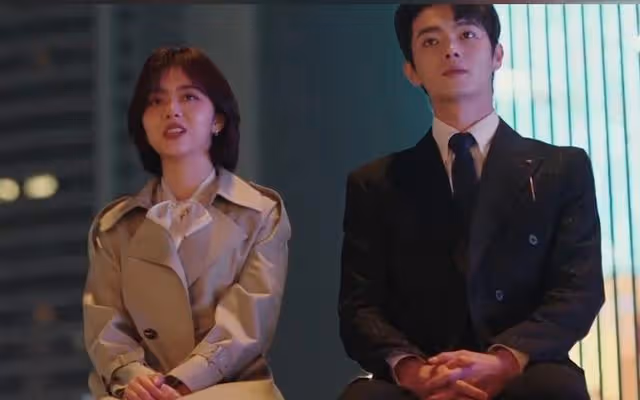 你比星光美麗:韓廷撞破秦立求婚,台上落淚求復合
