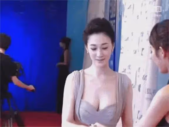 梅婷養他6年,李小冉為他墮胎2次,如今他55歲娶小15歲嬌妻好幸福