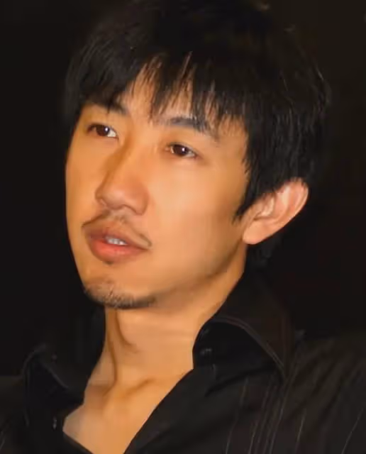 梅婷養他6年,李小冉為他墮胎2次,如今他55歲娶小15歲嬌妻好幸福