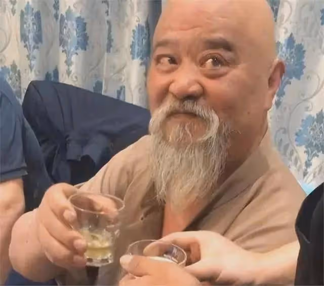 事實證明,吃肉喝酒每天兩包煙的李琦,早已走上了一條"不歸路"