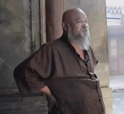 事實證明,吃肉喝酒每天兩包煙的李琦,早已走上了一條"不歸路"