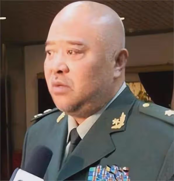 事實證明，吃肉喝酒每天兩包煙的李琦，早已走上了一條"不歸路"