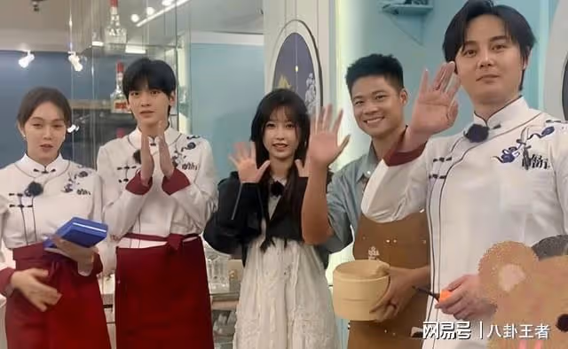跪舔洋人!《中餐廳8》卸磨殺驢陷國籍偏見爭議,崇洋媚外骨氣何在