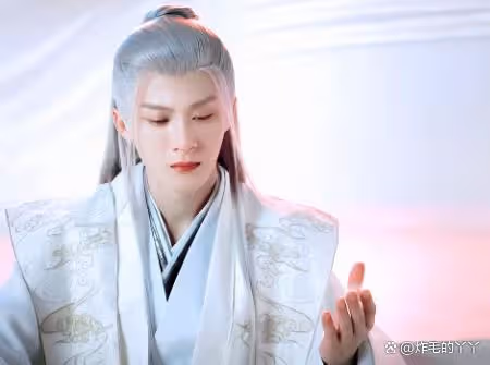 解蠱?《長相思》相柳的愛:比502還牢固,比臭豆腐還「上頭」!