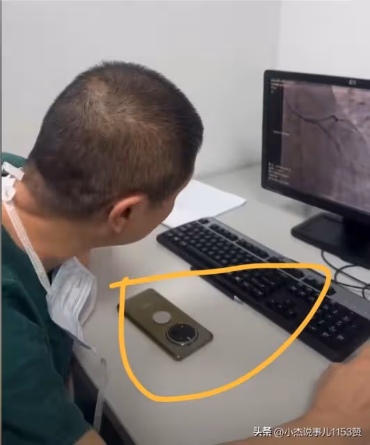 李晟醫生最後影像曝光!用溫州話為病人講解,用7000元華為手機