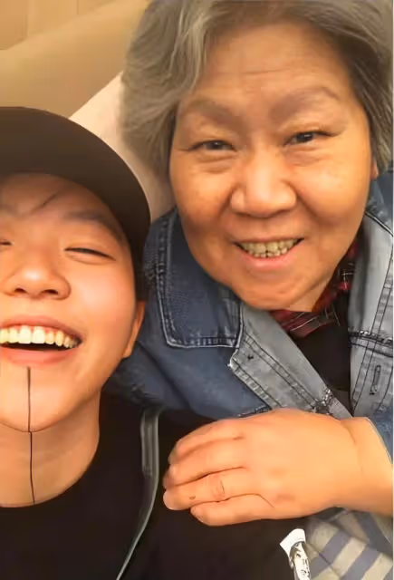 竇靖童：我的天后媽媽錢多到用不完，但窮苦潦倒的爸爸是我的心病
