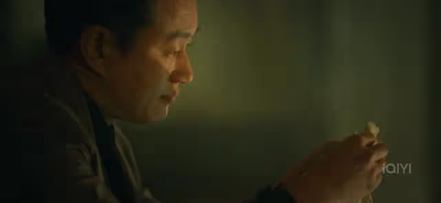 錯位:顧己鳴喝2萬元紅酒吃泡菜,「豪門贅婿」的窘境一覽無餘