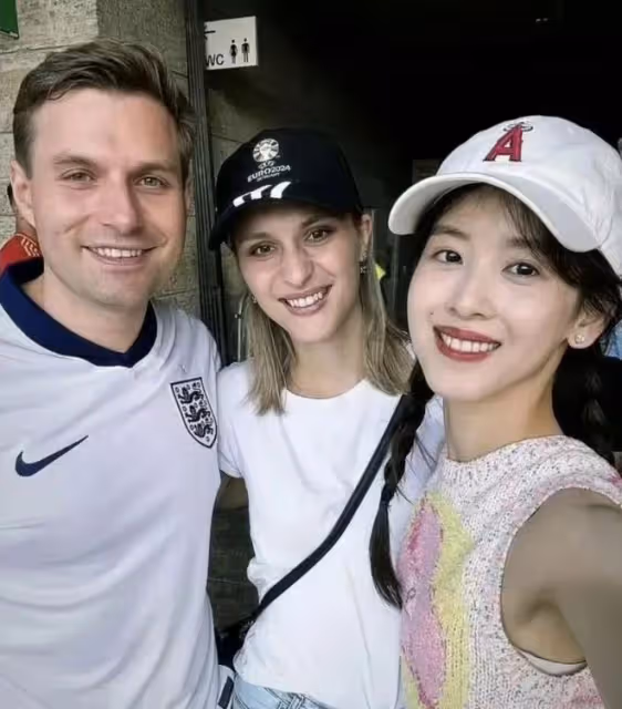 看到章澤天對劉強東貼身歡笑,才明白為何她30歲能身家6百億