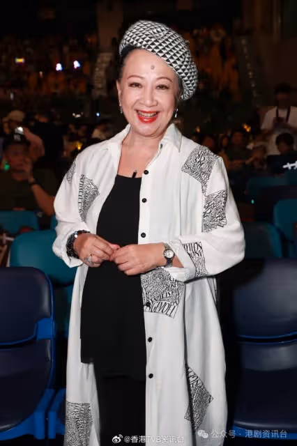 聲夢三小花自覺演出80分！炎明熹低調進場與樂易玲前後坐零交流