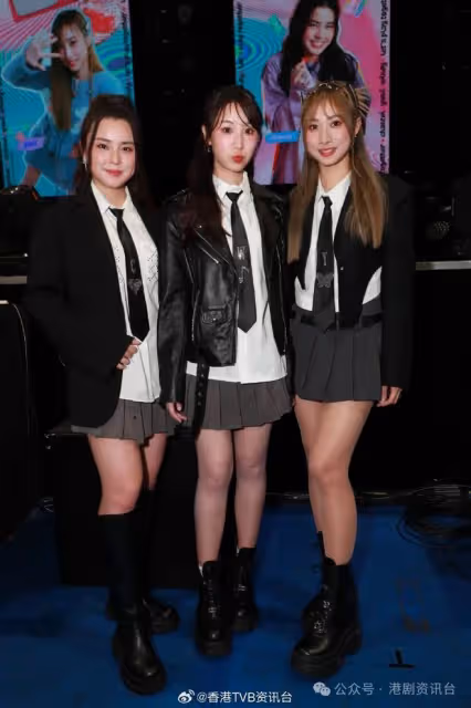 聲夢三小花自覺演出80分！炎明熹低調進場與樂易玲前後坐零交流