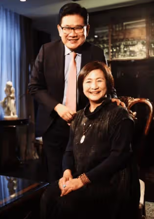 一路走好!78歲老戲骨鄭佩佩美國去世,好友發文悼念,晚年受病痛折磨