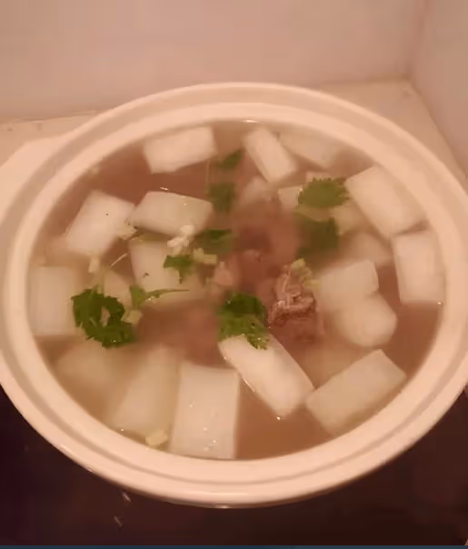汪小菲家保姆小楊阿姨給孩子煲湯看著好高級,卻被吐槽做得太清淡