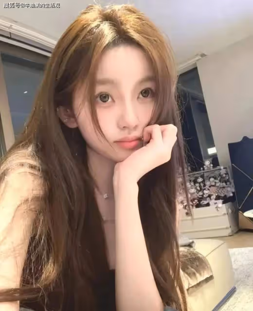 王思聰怒斥黃一鳴是撒謊精,否認女兒是他的,排隊都輪不到她