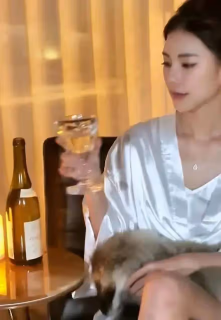 馬筱梅大方曬泳裝照,身材苗條纖細網友大讚太漂亮,本人很高級