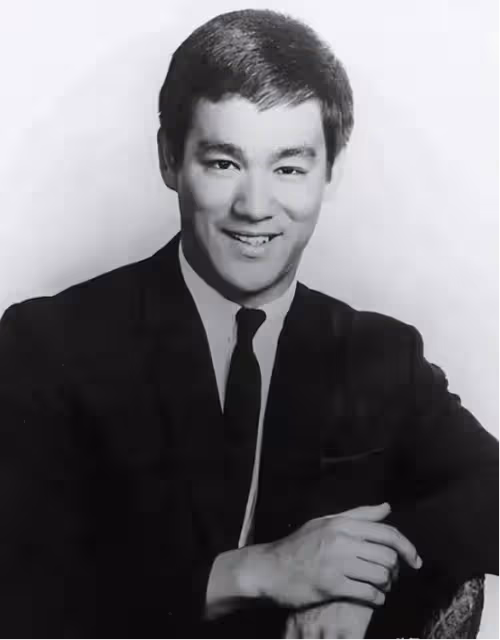 香港知名導演揭秘李小龍棺木爆裂、兒子李國豪死亡之謎,分享父子真實關係