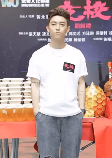 香港新頂流,化名玩交友APP分享秘密,用黑歷史提醒自己進步,保持初心享受音樂