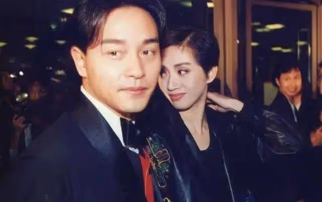 「情場浪子」張藝謀公開宣布:這輩子最大的遺憾,就是沒能等到她