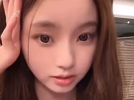 王思聰女友懶懶沒分手,直播稱雙方感情穩定,黃一鳴處境顯尷尬