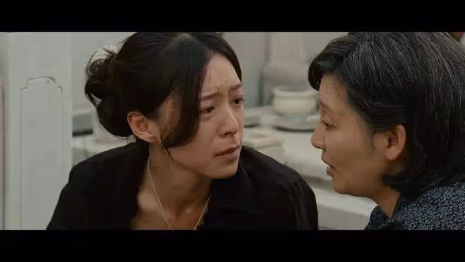 44歲張靜初:無性無愛住小院,守著一屋子破爛,就想做個無用的人