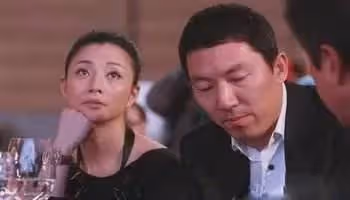 李小冉:39歲嫁給富商男閨蜜,5個億隨便花,如今生活狀況怎樣?