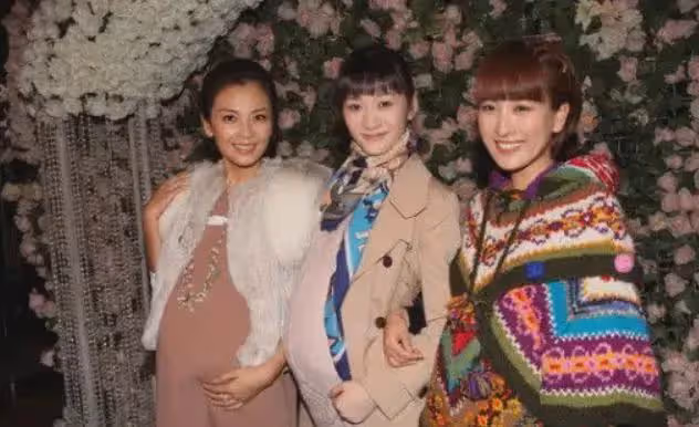 李小冉:39歲嫁給富商男閨蜜,5個億隨便花,如今生活狀況怎樣?