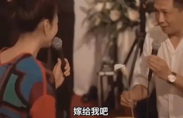 李小冉:39歲嫁給富商男閨蜜,5個億隨便花,如今生活狀況怎樣?