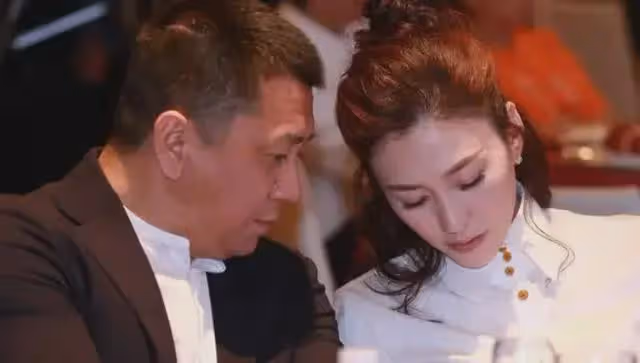 李小冉:39歲嫁給富商男閨蜜,5個億隨便花,如今生活狀況怎樣?