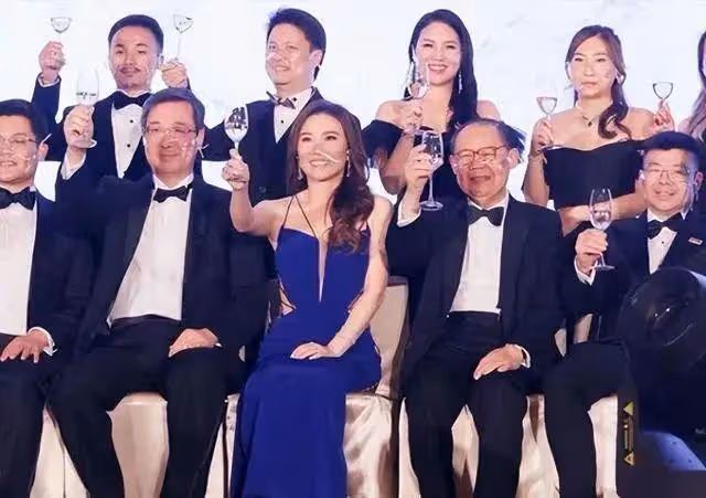 她是「最旺夫」港姐,嫁何猷君御用風水師,婚後丈夫資產翻了16倍