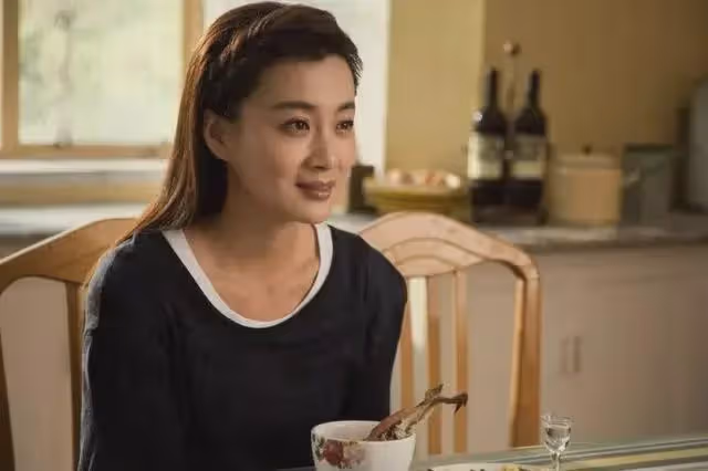 徐梵溪:沒婚姻也沒有孩子,男友花5億娶李小冉,她低調成全