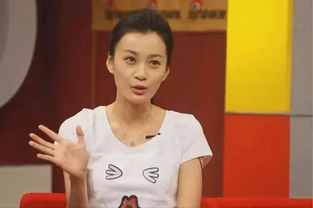 徐梵溪:沒婚姻也沒有孩子,男友花5億娶李小冉,她低調成全