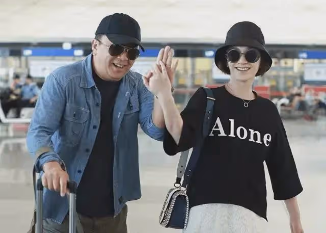 徐梵溪:沒婚姻也沒有孩子,男友花5億娶李小冉,她低調成全