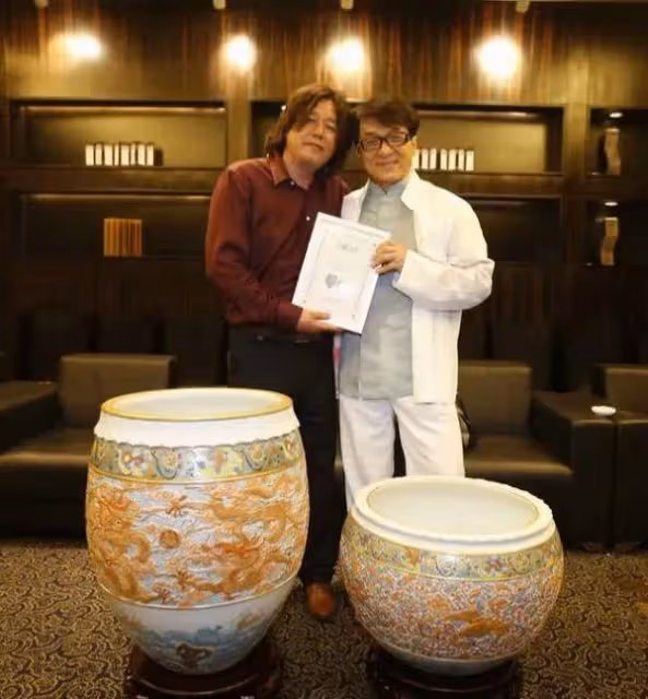 70歲成龍「過氣」了?但看他的資產,才知道他的實力和地位