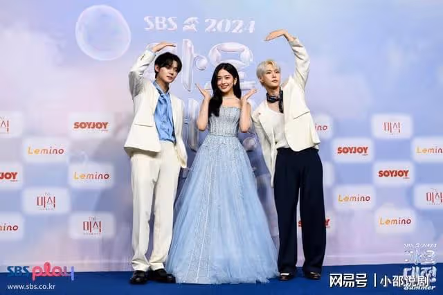 太羨慕!《SBS歌謠大戰》各偶像組合逆應援曝光!NewJeans永遠狂