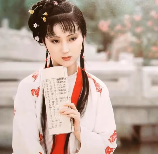 好傢夥,鄭曉龍又要翻拍新版《紅樓夢》,這燙手山芋誰接都不討好