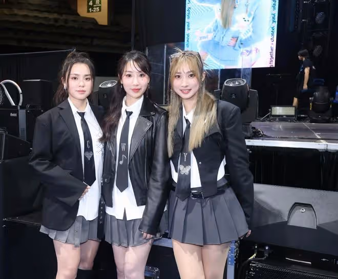 18歲TVB美女歌手考慮內地上大學！組合另一成員對分數不滿