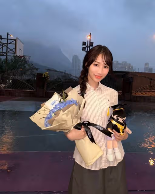 18歲TVB美女歌手考慮內地上大學！組合另一成員對分數不滿