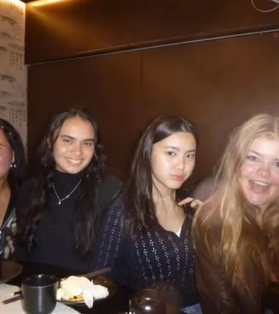 18歲TVB美女歌手考慮內地上大學！組合另一成員對分數不滿