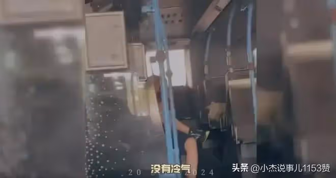 誰頂得住!巴黎奧運大巴沒冷氣,泰國選手扇扇子,香港選手光膀子