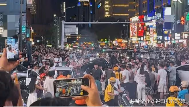 突發!長沙街頭髮生慘烈事故,目擊者眾說紛紜,警方通報給出真相