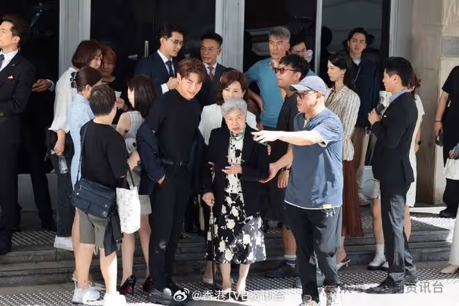 郭晉安大搞忘年嘆高難度！「嫩妻」陳曉華：完全不知羞恥
