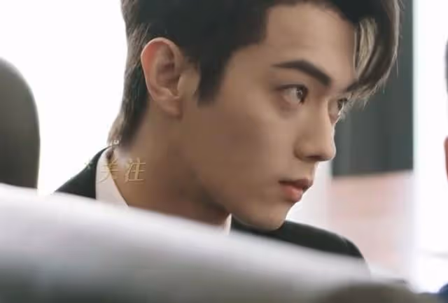 你比星光美麗:韓廷隱藏資產曝光,秦立瞬間弱爆