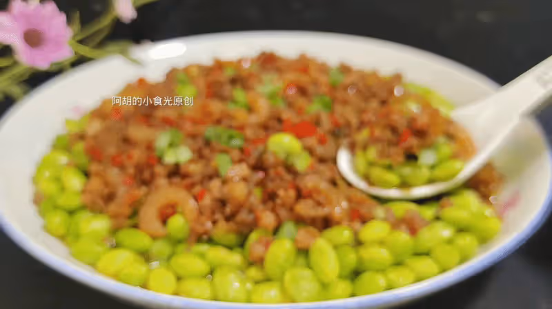 鮮毛豆和它太絕配,一盤都是高蛋白!炒一炒再蒸一蒸,鮮香無敵、滿嘴留香