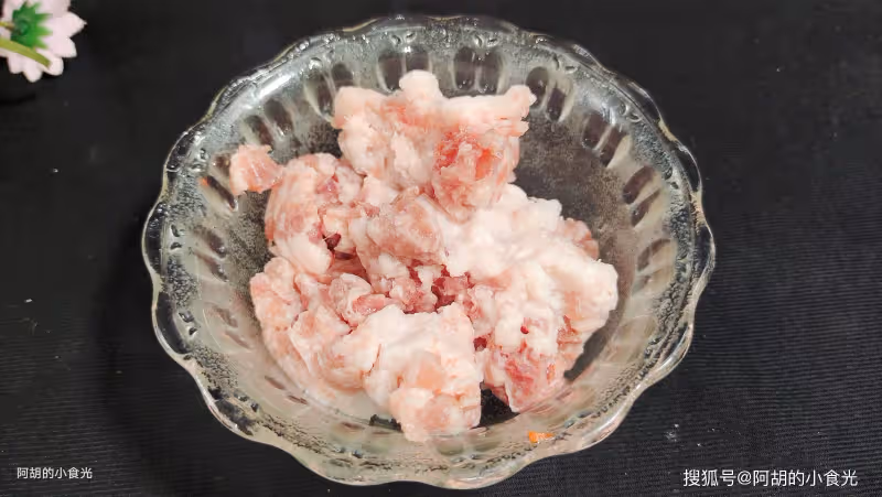 鮮毛豆和它太絕配,一盤都是高蛋白!炒一炒再蒸一蒸,鮮香無敵、滿嘴留香