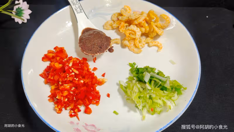 鮮毛豆和它太絕配,一盤都是高蛋白!炒一炒再蒸一蒸,鮮香無敵、滿嘴留香