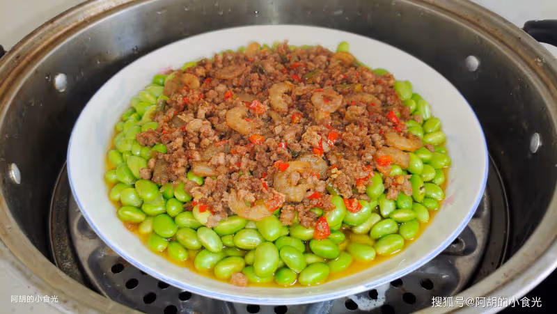 鮮毛豆和它太絕配,一盤都是高蛋白!炒一炒再蒸一蒸,鮮香無敵、滿嘴留香