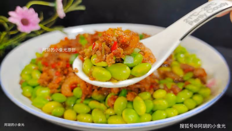 鮮毛豆和它太絕配,一盤都是高蛋白!炒一炒再蒸一蒸,鮮香無敵、滿嘴留香