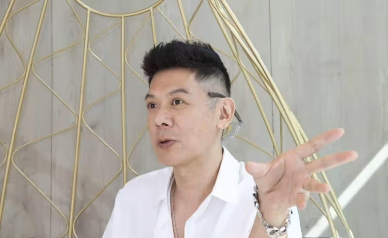 知名港星彭皓鋒患直腸癌暴瘦！醫生建議切肛門保命，為生計仍開工