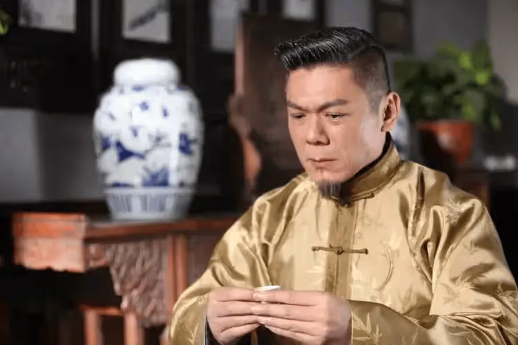 知名港星彭皓鋒患直腸癌暴瘦！醫生建議切肛門保命，為生計仍開工