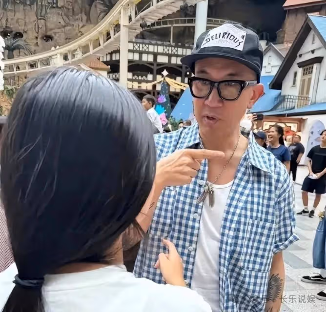 醜媳婦見婆婆!大S帶倆孩子韓國找具俊曄 現身遊樂場 網友:好像開了老人特效