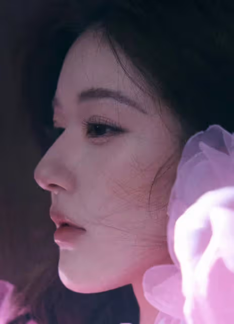 趙露思現身手游直播,兩套高定混著穿,花車巡遊造型真的太美了